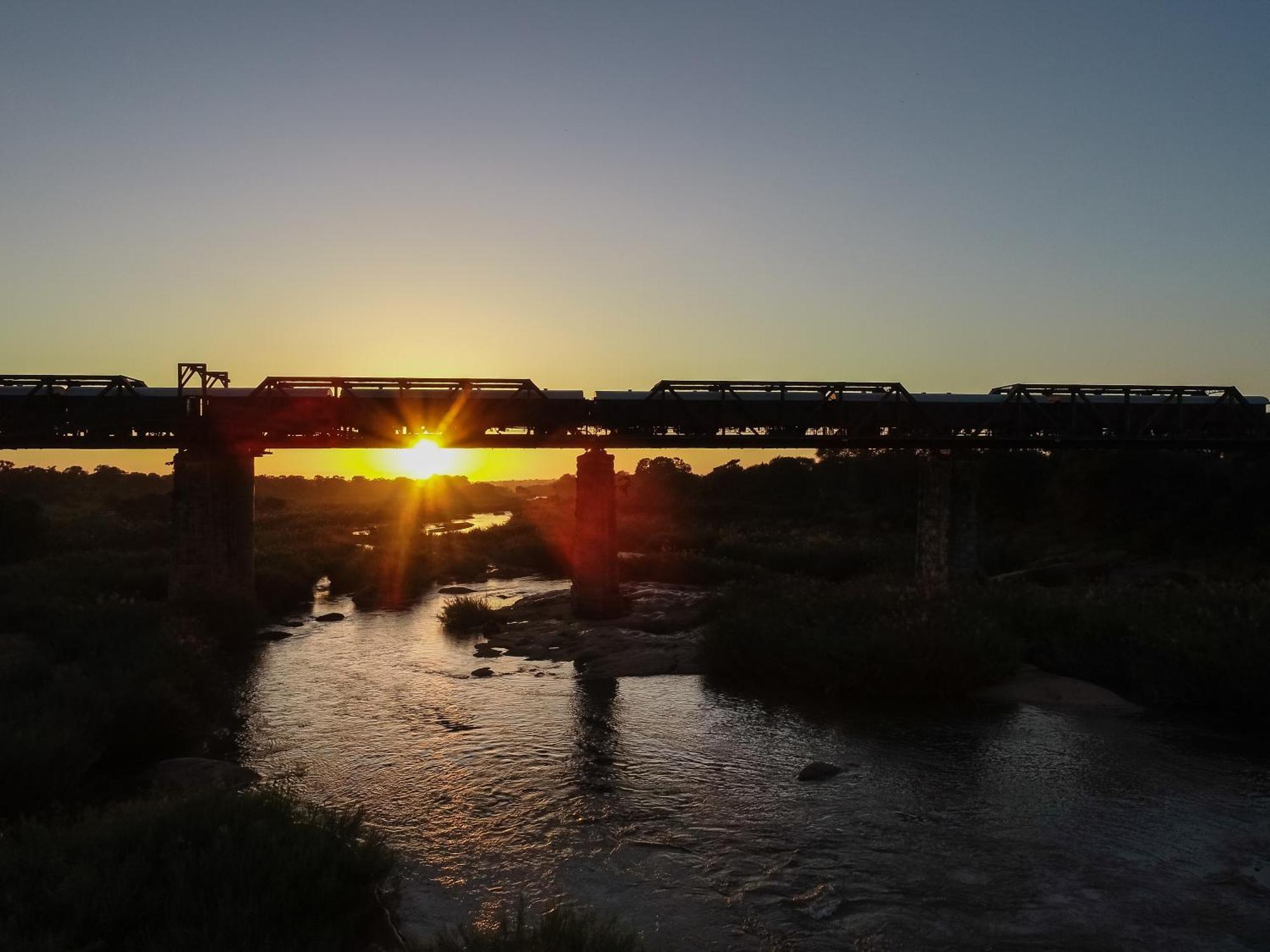 Kruger Shalati - Train On The Bridge & Garden Suites Skukuza Buitenkant foto